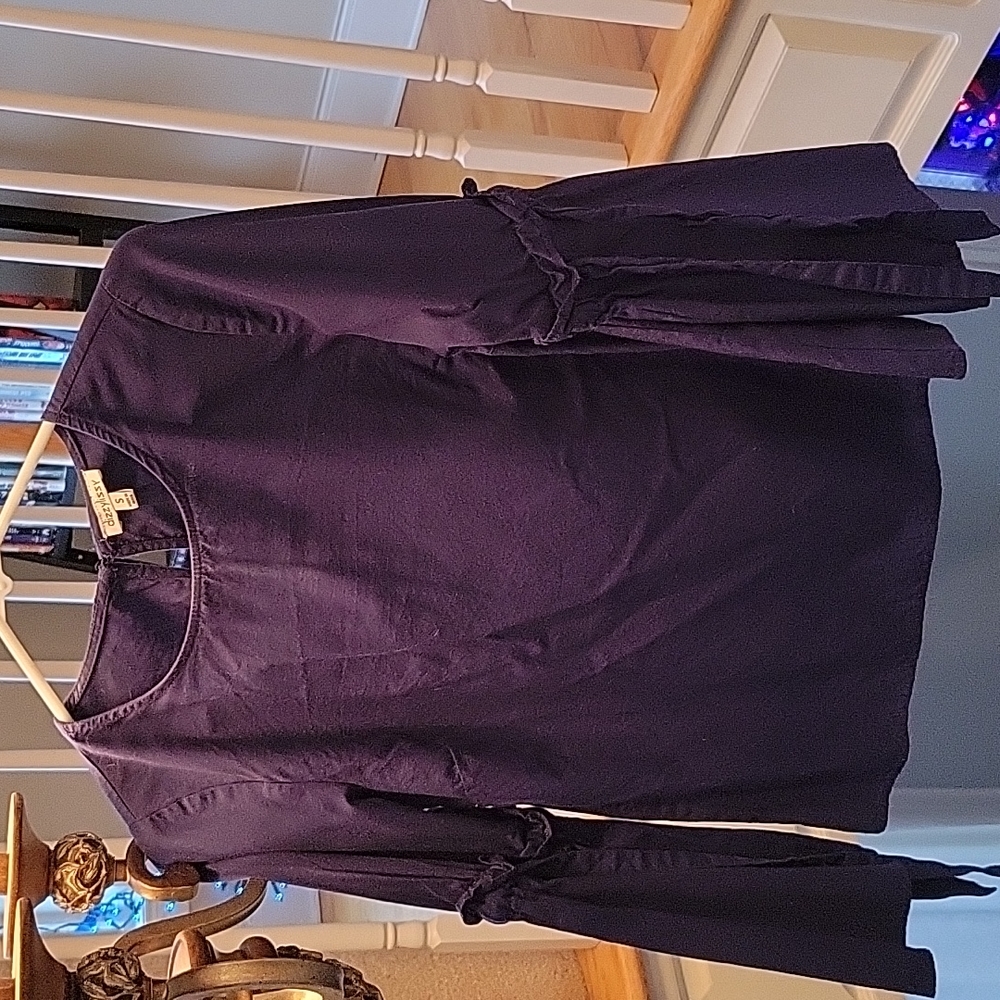 NWOT bell sleeve blouse